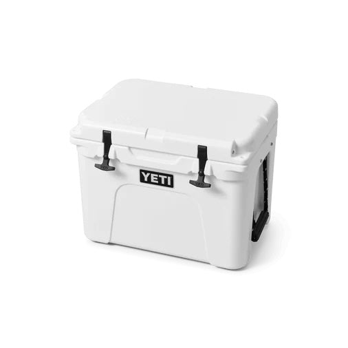 Yeti Tundra 35 Hard Cooler [cl:white]