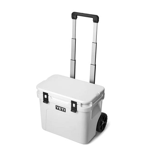 Yeti Roadie 32 Wheeled Hard Cooler [cl:white]