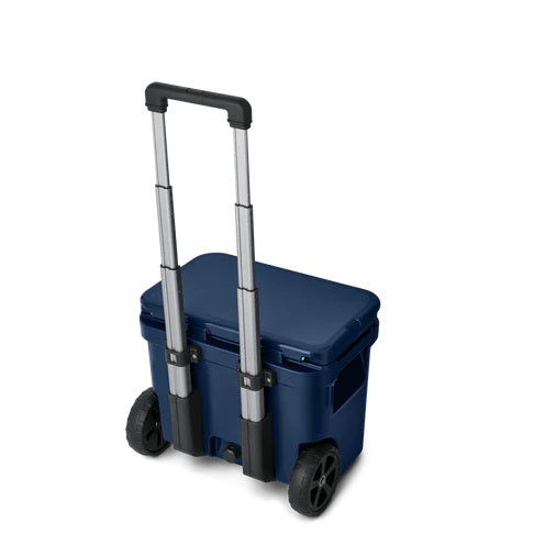 Yeti Roadie 32 Wheeled Hard Cooler [cl:navy]